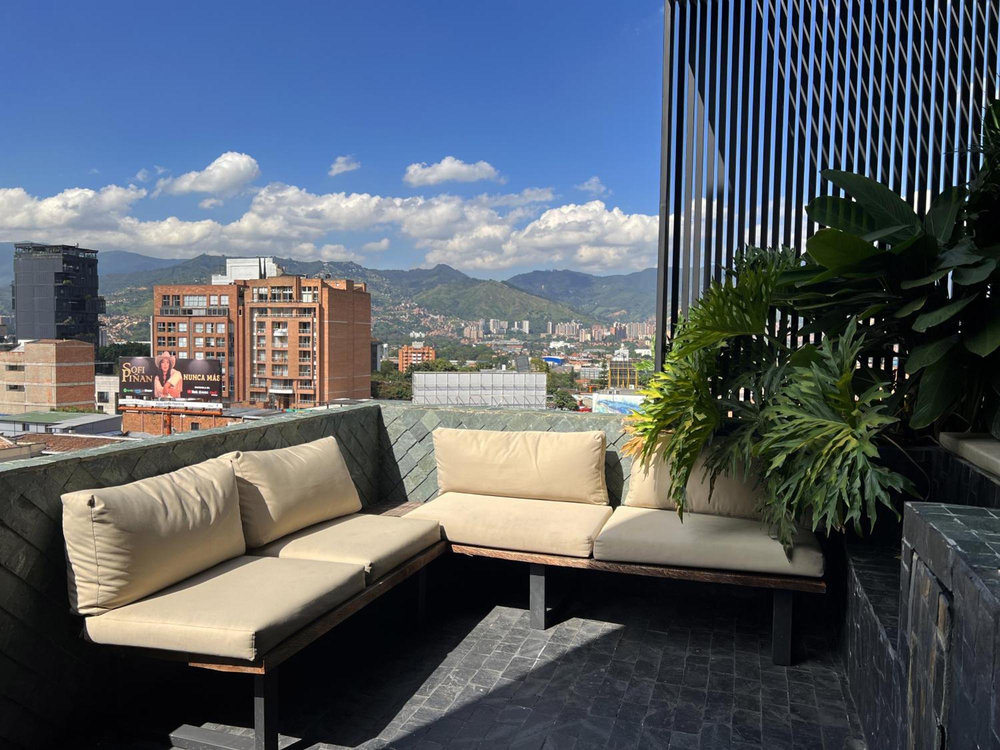 Hotel Zelva Negra เมเดยิน ภายนอก รูปภาพ